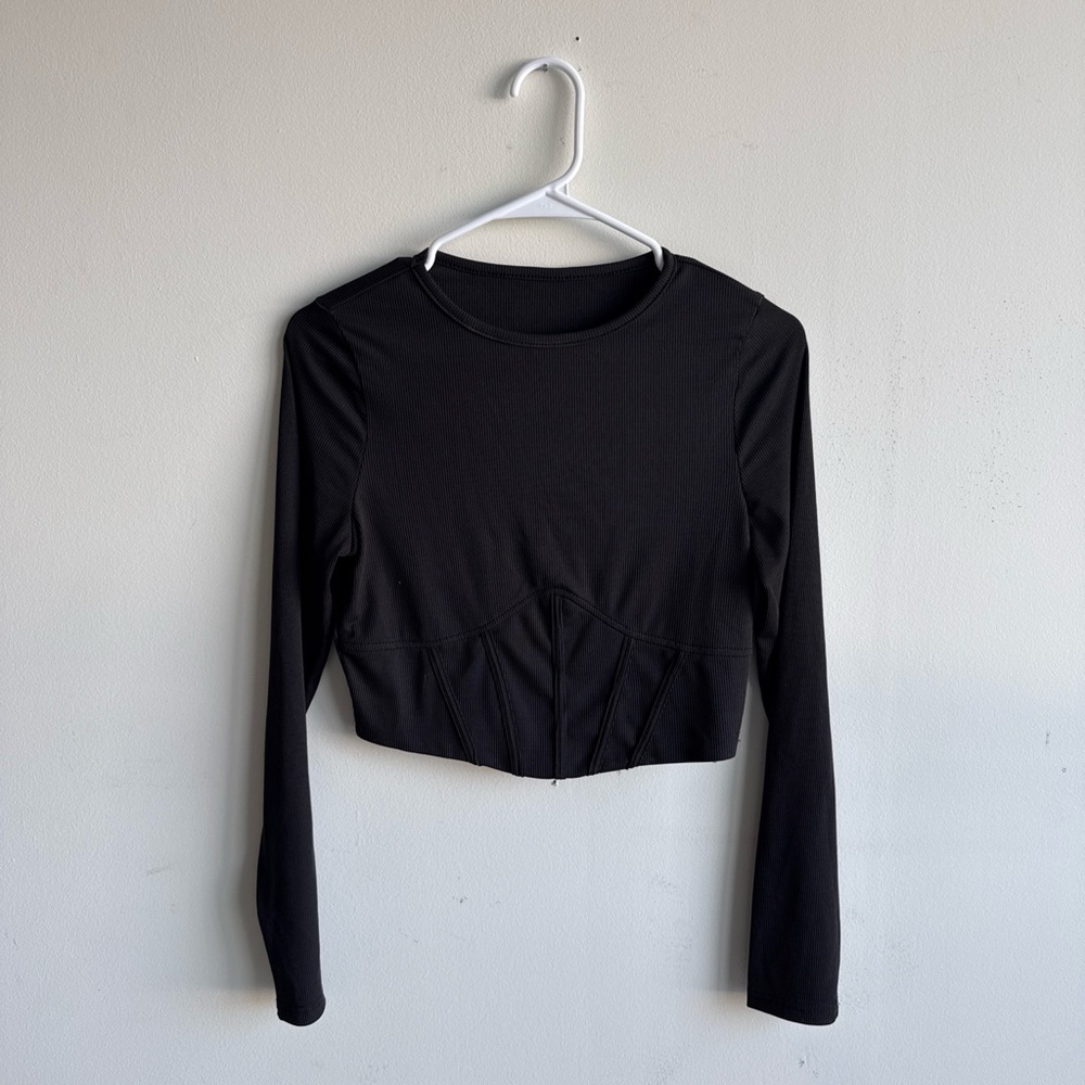 Chic Black Long Sleeve Crop Top